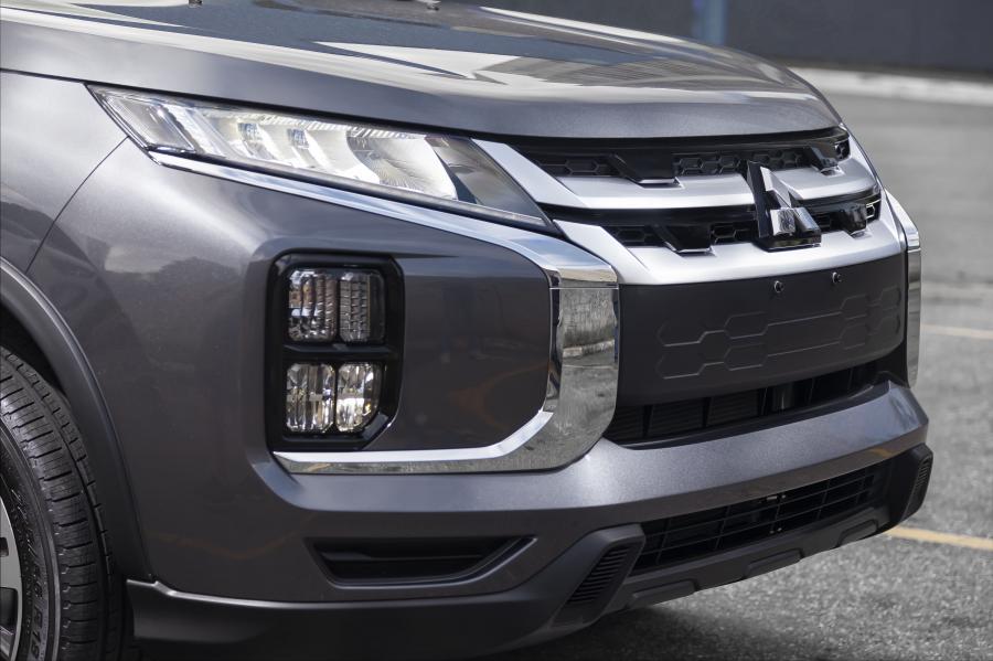 Детали экстерьера Mitsubishi Outlander Sport HPE Flex 2020 года  (LA) (фото 6 из 15)